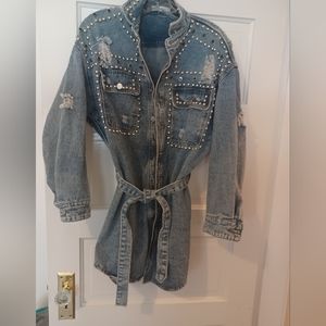 VEVERET DENIM JEAN JACKET.
